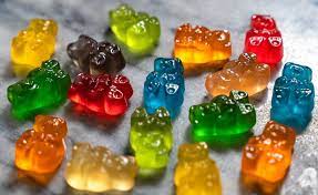 Comparing Safety: THC Gummies vs. Smoking Cannabis